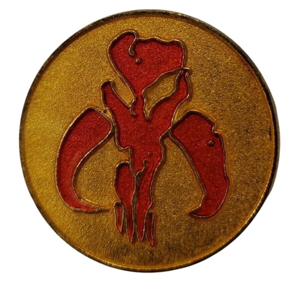 Disney Pin Star Wars Mandalorian Mythosaur Skull Emblem Boba Fett Red Gold 77132